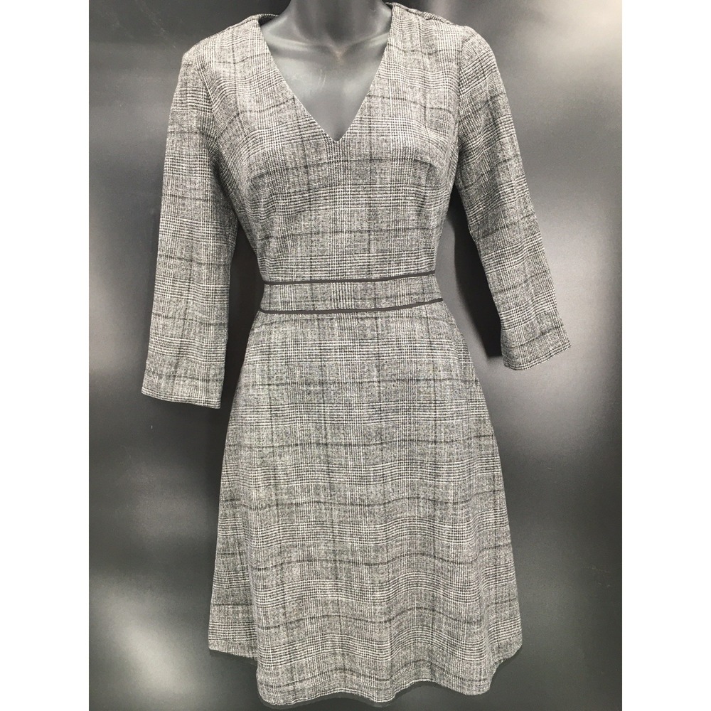 Banana Republic Gray Plaid 3/4 sleeve V-neck Classic Fit & Flare Dress Size 2